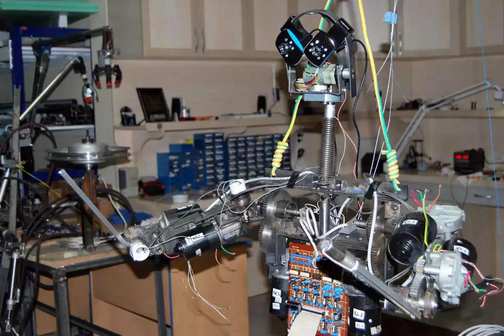 Componenti meccanici e attuatori robotici in dettaglio